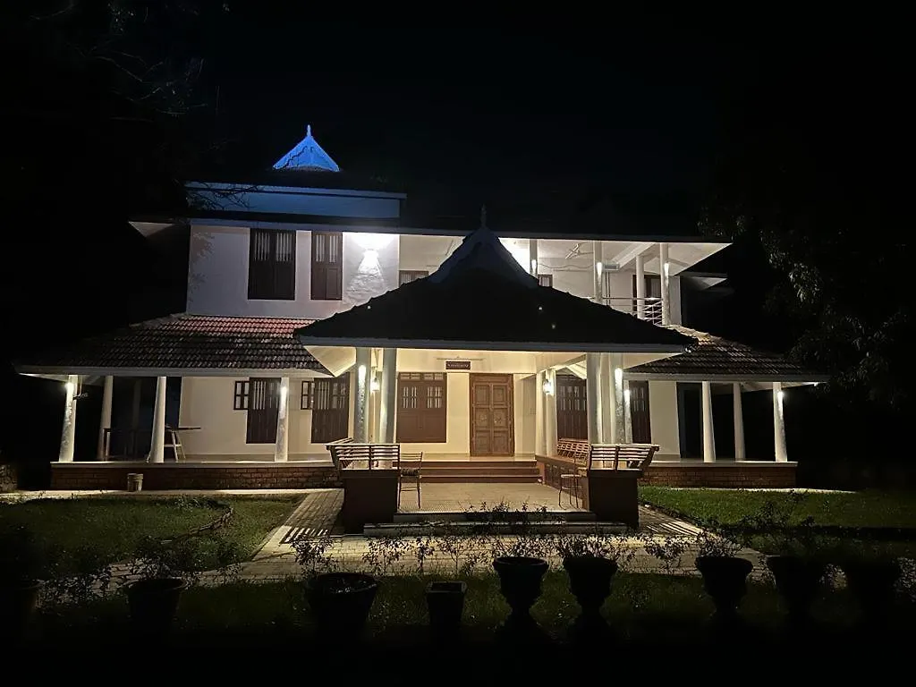 Athreya Living - Sneham Couple Suite Lakkidi